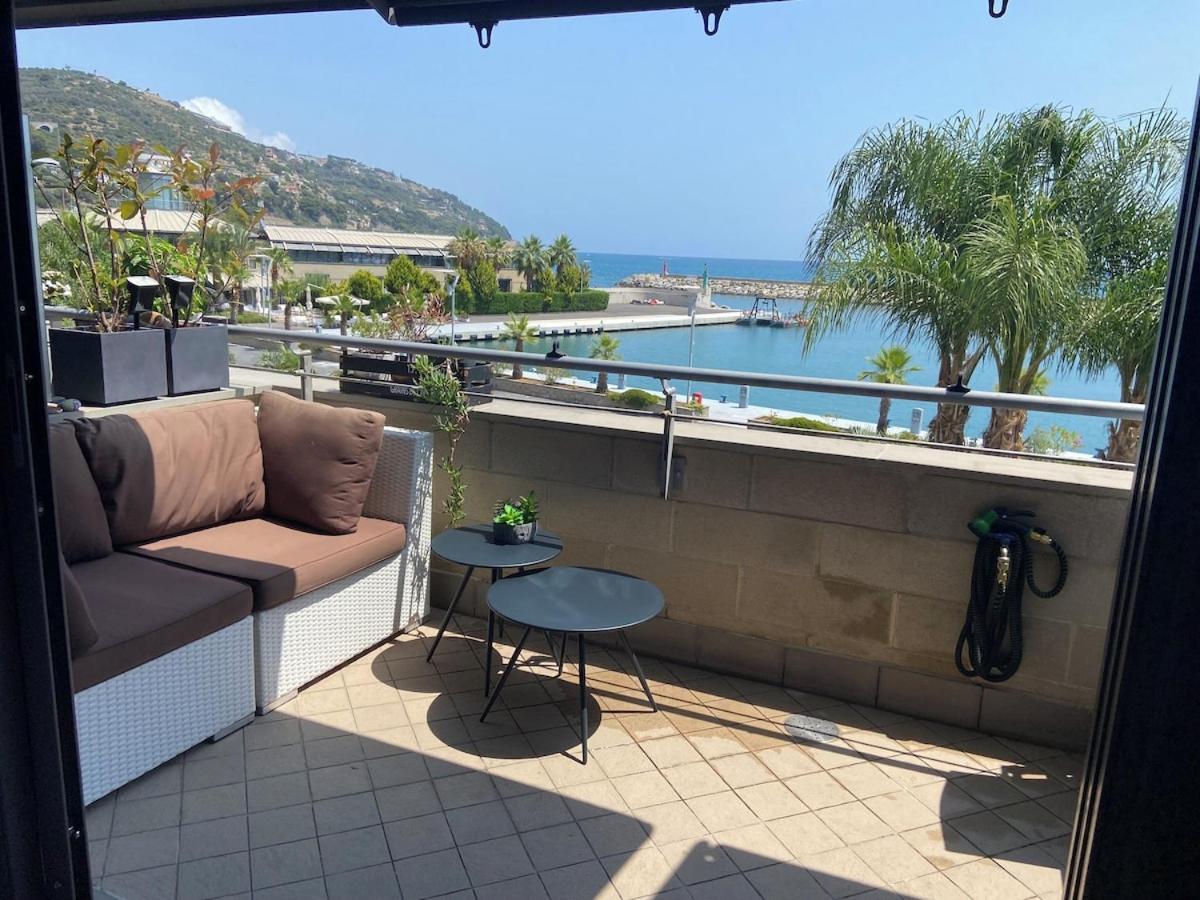 Luxury Apartment San Lorenzo Al Mare Luaran gambar