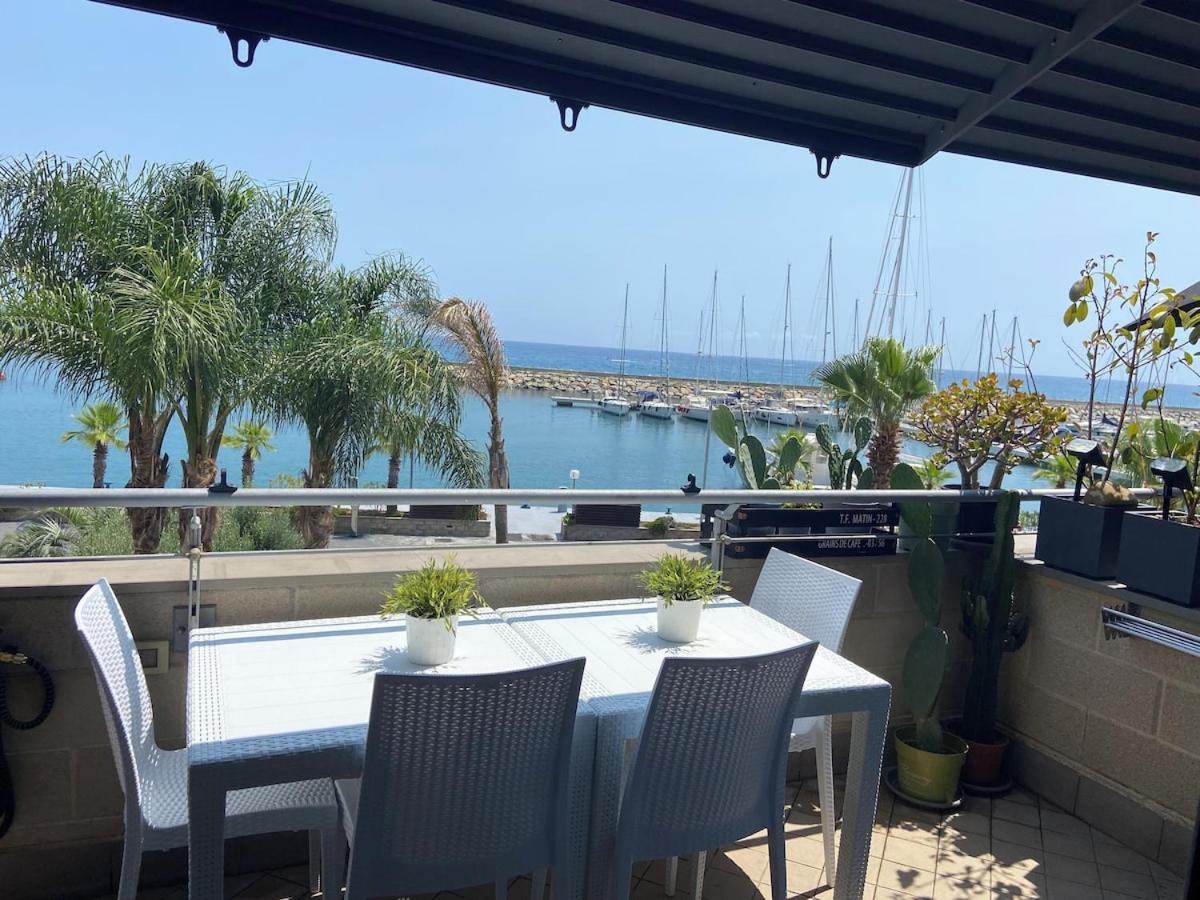 Luxury Apartment San Lorenzo Al Mare Luaran gambar